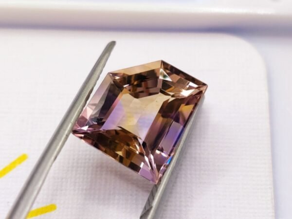 Amétrine purple-yellow fancy cut 6.21 carats