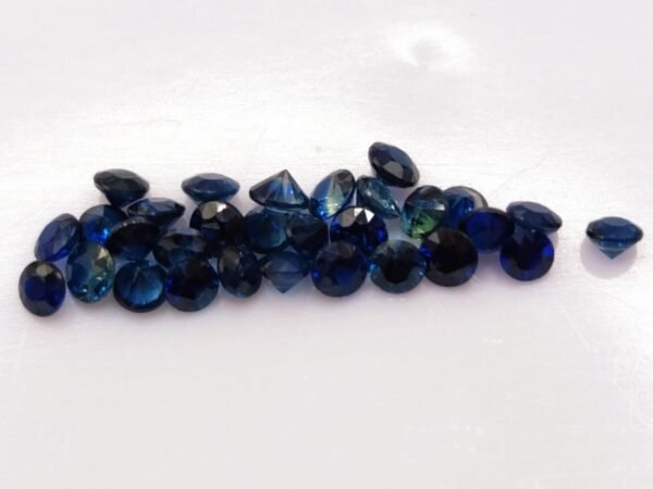 lot 30 saphirs blue round cut 3.17 carats