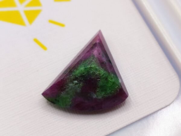rubis zoisite red green fancy cut 16.22 carats