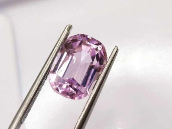 Kunzite 5.67 CT