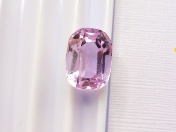 Kunzite 5.67 CT