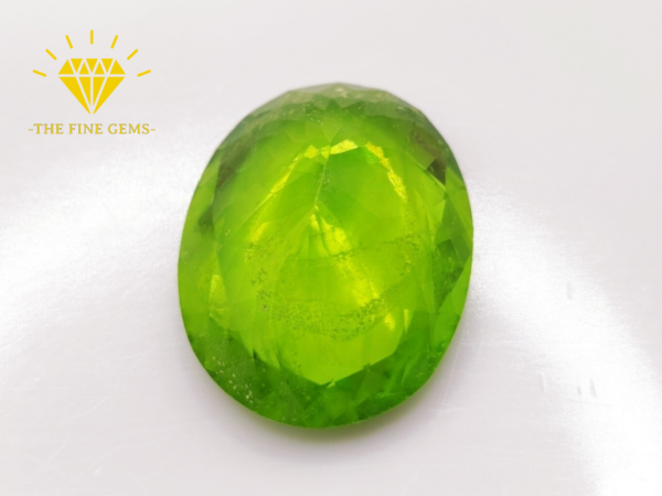 Péridot 24.53 CT