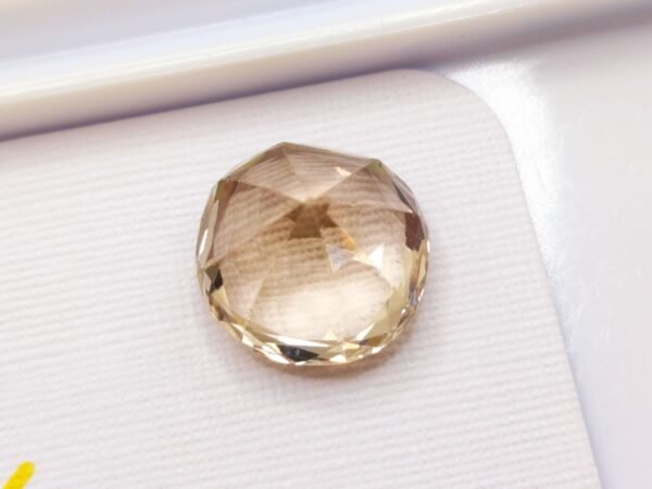 Topaze 9.91 CT