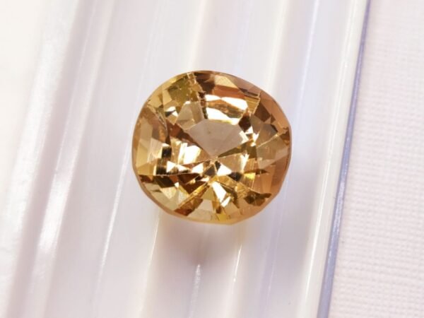 Topaze 9.91 CT