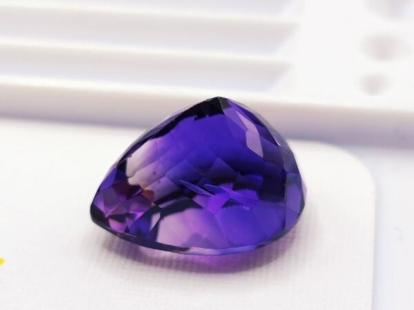 Améthyste 15.73 CT