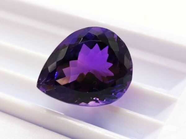 Améthyste 15.73 CT