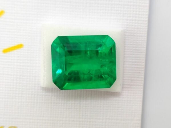 Émeraude de Laboratoire 5.21 CT
