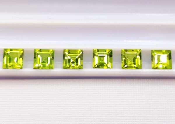 Péridot 4.20 Carats