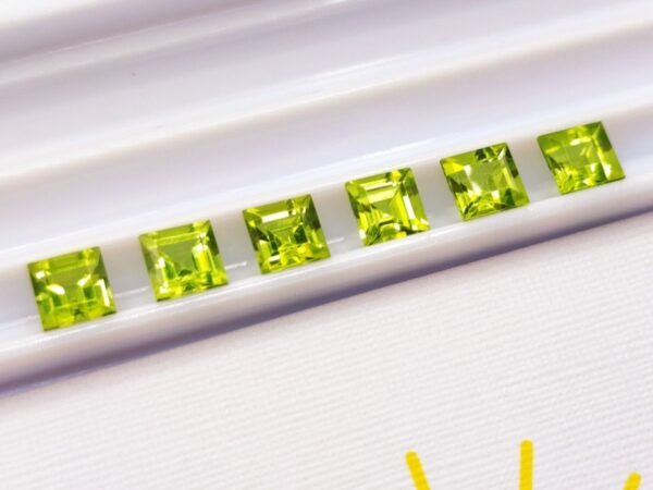 Péridot 4.20 Carats