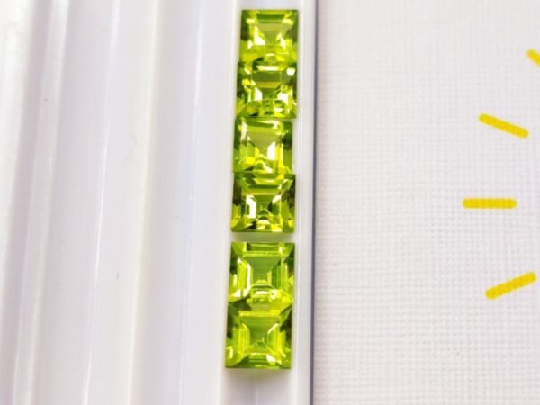 Péridot 4.20 Carats