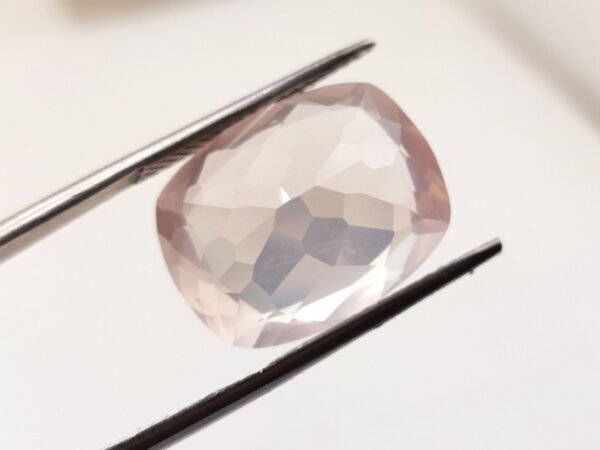Quartz Rose 16.73 Carats