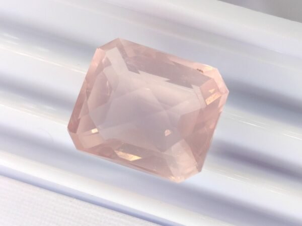 Quartz Rose 13.55 Carats