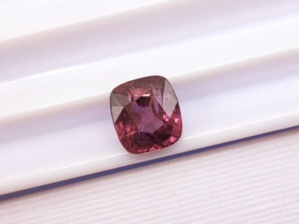 Natural pink zircon - The Fine Gems