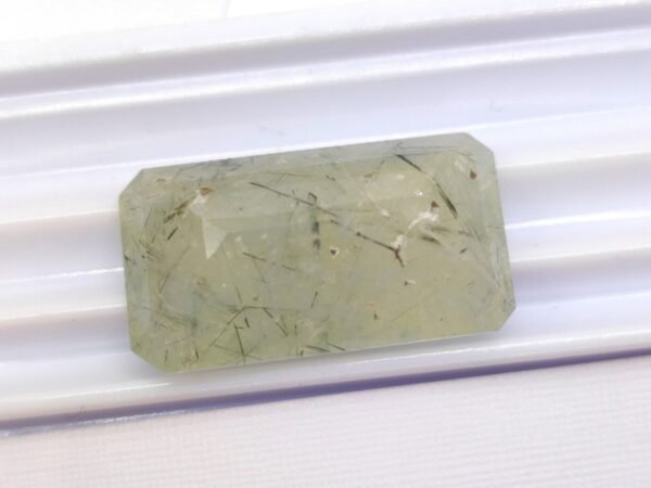 Prehnite 25.88 Carats