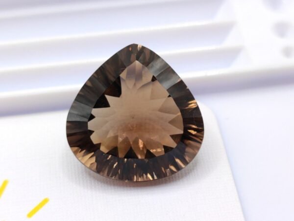 Quartz fumé 24.43 Carats