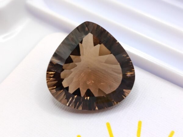 Quartz fumé 24.43 Carats