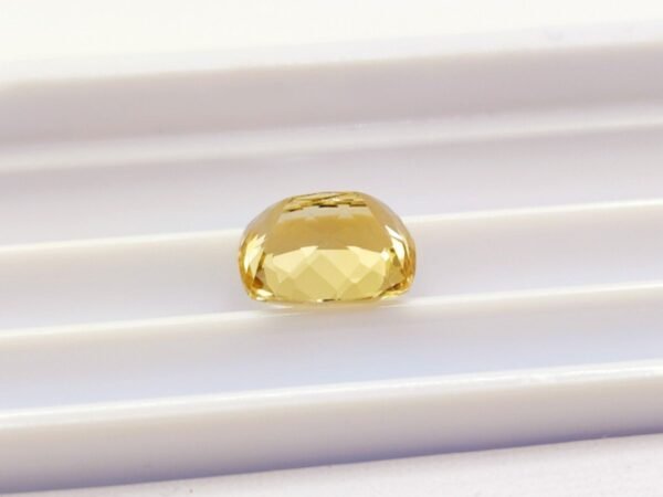 Golden Yellow Béryl Héliodor - 2.21 carats - cushion cut - Gemstone for jewelry and collection