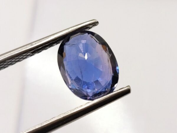 Iolite 2.27 carats - oval cut