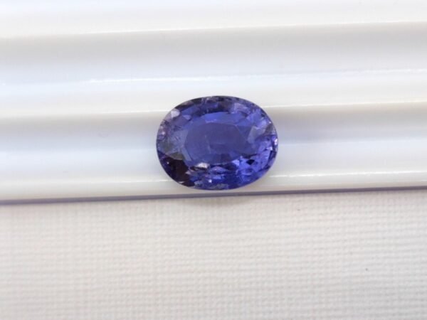 Iolite 2.27 carats - oval cut
