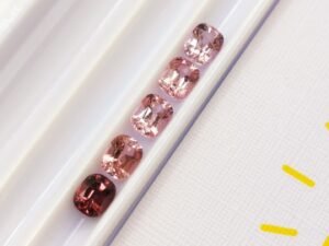 Spinel Myanmar - 3.01 carats - Cushion cut - gemstones online