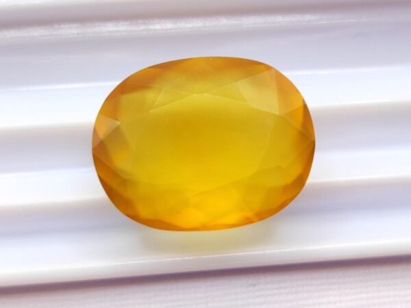 Fire Opal 11.10 carats - Oval cut - Mexico - Gemstone for collection and Jewelry