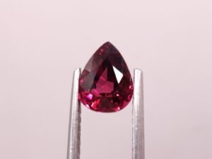 Rhodolite Garnet 1.69 Carat - The Fine Gems Rhodolite Garnet 1.69 Carat - The Fine Gems - Pear cut - natural pink cherry gemstone