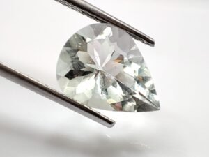 fluorite naturelle taille poire, vert pale - Pierre fine pour collection - The Fine Gems