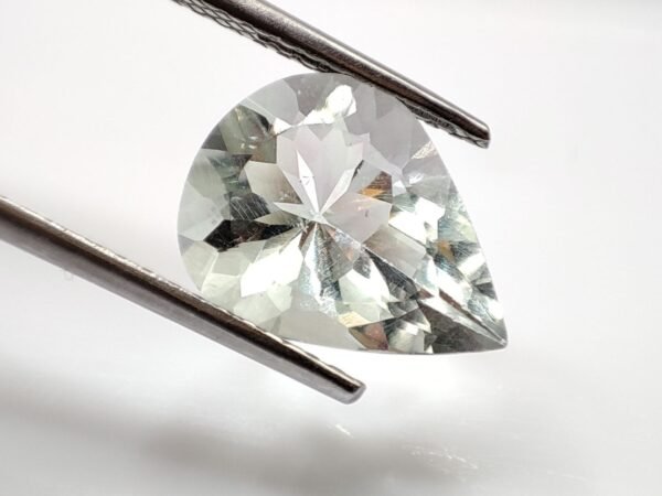 fluorite naturelle taille poire, vert pale - Pierre fine pour collection - The Fine Gems