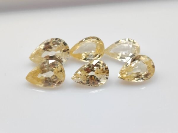 Zircon naturel taille poire , couleur champagne, Pierres fines naturelles pour bijoux et collection - The Fine Gems