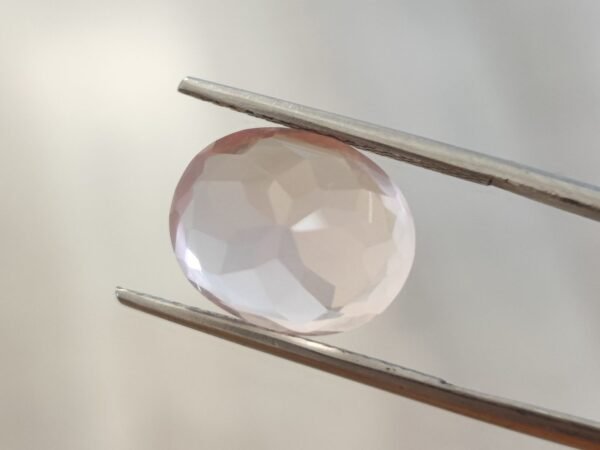 Quartz rose naturel taille ovale , pierre fine pour bijoux et collection - The Fine Gems