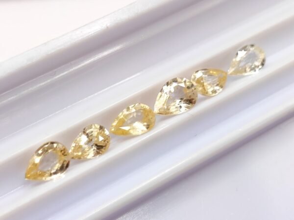 Zircon naturel taille poire , couleur champagne, Pierres fines naturelles pour bijoux et collection - The Fine Gems