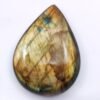 Labradorite naturelle taille poire cabochon, magnifique effets optique naturels typique. Gemme précieuse pour bijoux et collection.