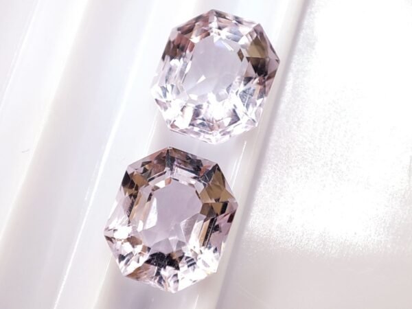 paire améthyste 3.79 carats - The Fine Gems - couleur violet lavande claire - pierre fine pour joaillerie et collection - taille précise