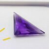 Améthyste naturelle taille fantaisie à facettes, Gemme précieuse pour joaillerie et collection.