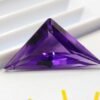 Améthyste naturelle taille fantaisie à facettes, Gemme précieuse pour joaillerie et collection.