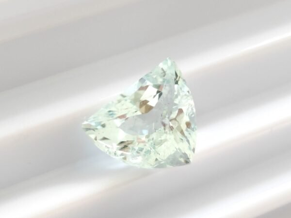 Aigue-Marine 2.07 Carats - The Fine Gems - taille fancy - pierre fine naturelle bleu