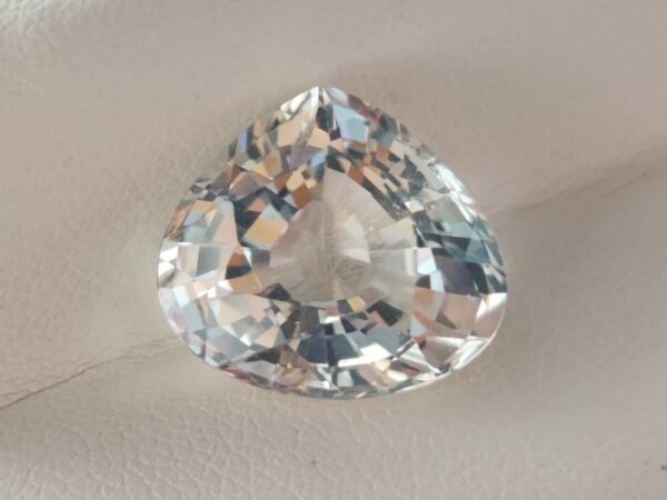 White natural Topaz 11.46 Carats - The Fine Gems - white gemstone - pear cut