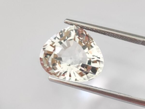 White natural Topaz 11.46 Carats - The Fine Gems - white gemstone - pear cut