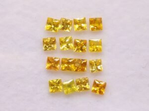 Lot de 16 saphirs jaunes calibrés naturels (2,21 ct) de Ceylan, taille princesse 2,5 mm. Idéal pour pavage et bijoux raffinés. THE FINE GEMS
