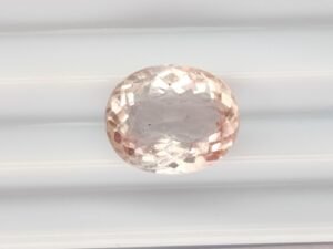 Morganite 2.63 Carats - The Fine Gems , natural beryl, oval cut , natural inclusions and light pink-peach color