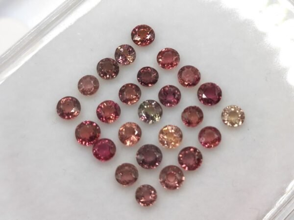 Saphir 3.68 Carats - The Fine Gems Saphir 3.68 Carats - The Fine Gems, saphir naturelle de Tanzanie , brun rose violet , Pierres précieuses pour bijoux et collection