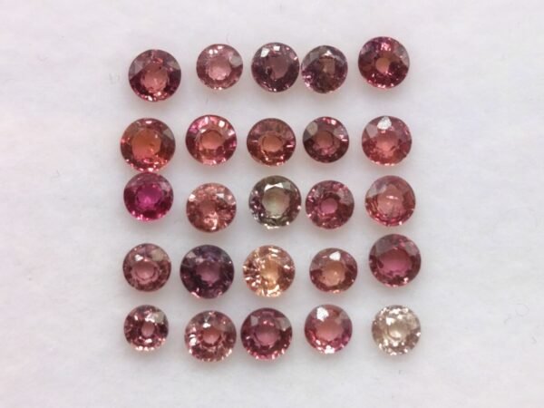 Saphir 3.68 Carats - The Fine Gems Saphir 3.68 Carats - The Fine Gems, saphir naturelle de Tanzanie , brun rose violet , Pierres précieuses pour bijoux et collection