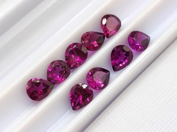 Rhodolite Garnet 3.52 Carats - The Fine Gems, Pear cut , natural gemstone from Tanzania - perfect color