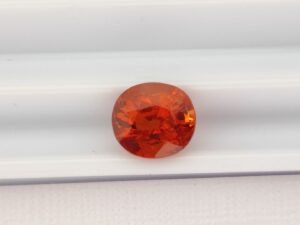Spessartite 1.56 Carats - The Fine Gems Spessartite 1.56 Carats - The Fine Gems - Natural precious orange gemstone, oval cut spessartite garnet