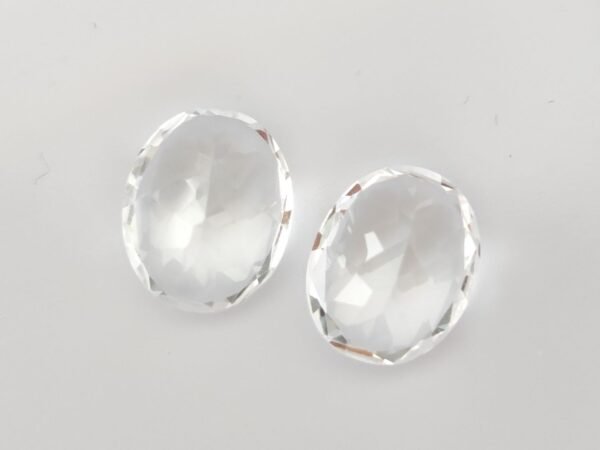 White Topaz 8.65 Carats - The Fine Gems - Oval cut - wonderful natural gemstone