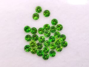 30 pierres naturelles verte taille ronde , 2.27 carats Chrome Diopside de Russie - Pierre fine