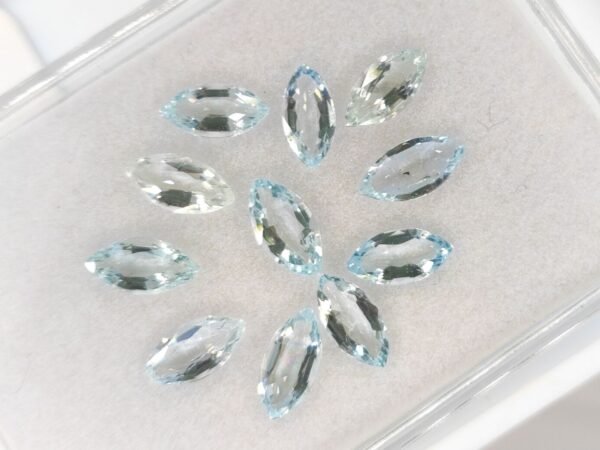 Aquamarin 6.20 Carats - The Fine Gems - Marquise cut - light blue Gemstones - Brazil