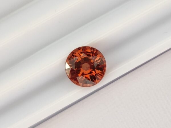 Color Change Garnet 1.45 Carat - The Fine Gems - round cut - beautiful natural color change precious gemstone