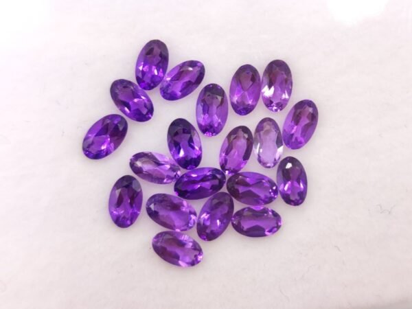 Amethyst 4.12 Carats The Fine Gems - 20 natural purple gemstones - oval cut