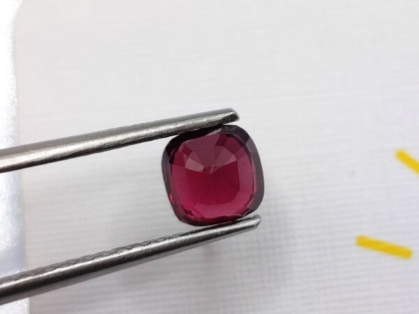 Rhodolite Garnet 2.22 Carats - The Fine Gems - Cushion cut - natural pink red gemstone from tanzania